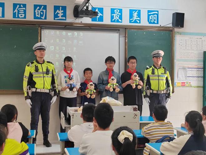 14℃8级大风预警2人超市盗窃200包口香糖逃窜被抓【铜陵头条0326】铜陵启动四级应急响应！气温下降(图8)